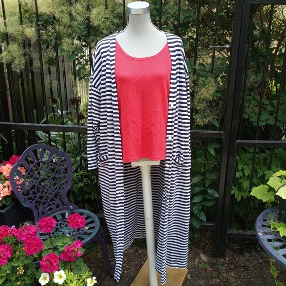 VINTAGE 80's Cardigan/Tank Top Size Large - Picture 2 of 10